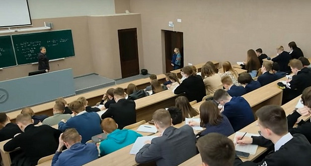  Почти полсотни студентов ивановских колледжей стали стипендиатами Правительства РФ 