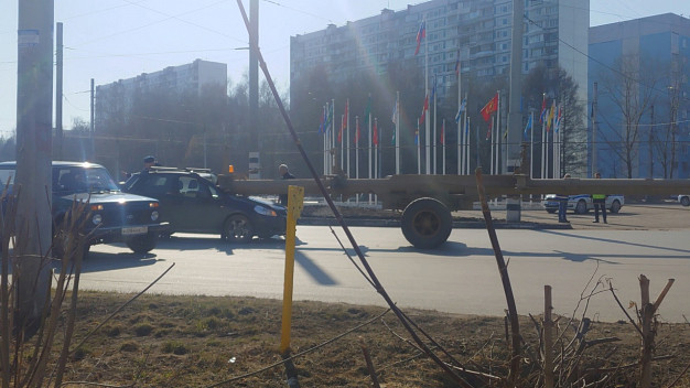 В Иванове водитель легковушки попал в ДТП с трубой 