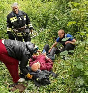  Фурмановские пожарные спасли упавшего в 6-метровый колодец мужчину 