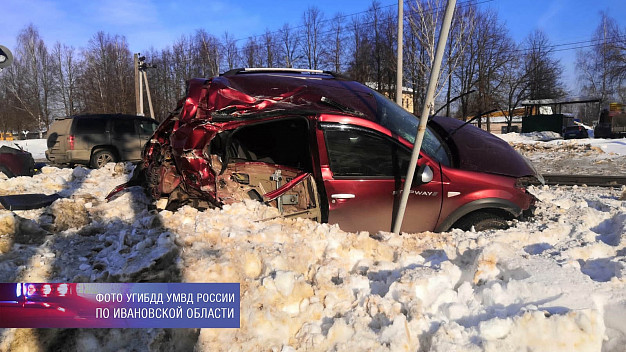 В Ивановской области поезд «Ласточка» протаранил автомобиль