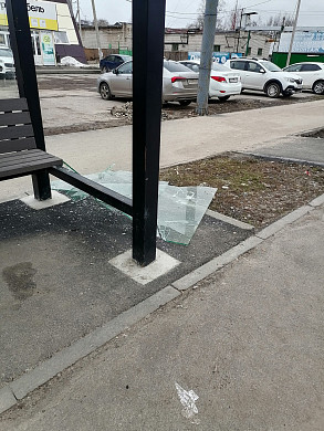 В Иванове вандалы опять громят остановочные павильоны
