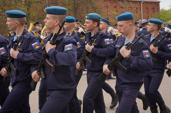 98-я гвардейская воздушно-десантная дивизия отмечает день образования