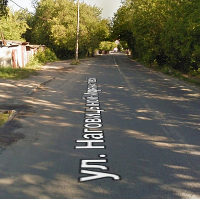 В Иванове дорога в детский сад № 109 пролегает между оврагом и потоком машин
