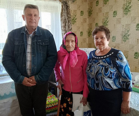  «До ста годов доживу, больше не буду!». В Пучежском районе поздравили с юбилеем долгожительницу 
