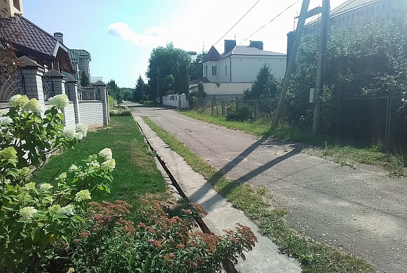 В Ивановском районе снесли шлагбаум и бетонные блоки