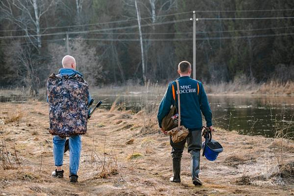 В Ивановской области пожарные спасли собаку, застрявшую на острове