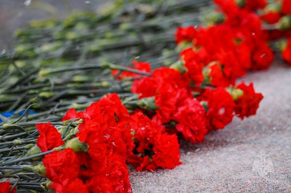 В День защитника Отечества в Иванове возложили цветы к мемориалу Героям фронта и тыла