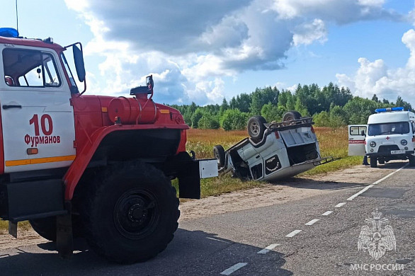В Фурмановском районе опрокинулся УАЗ
