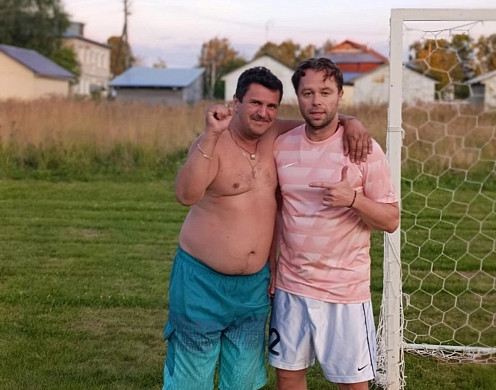Известный актер играл в футбол в Чернцах и дегустировал улиток в Шуе