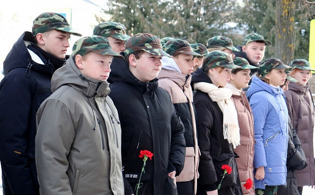 В родниковской школе  установили мемориальные доски выпускникам, погибшим на СВО