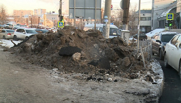 В Иванове дорогу продолжат ремонтировать несмотря на мороз 