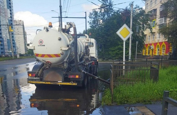  В Иванове устраняют последствия вчерашнего ливня 