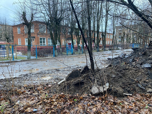 В Иванове у детского сада свалили груду асфальта