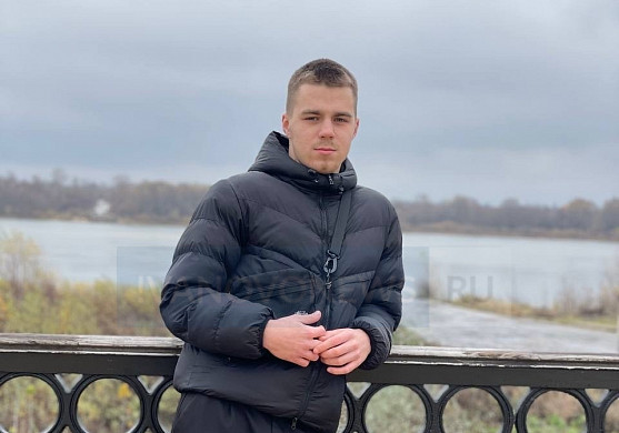 Школьник из Комсомольска потушил вспыхнувший автомобиль и спугнул поджигателя