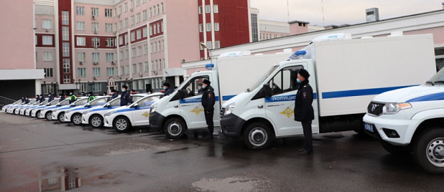 Полиция в регионе получила новые автозаки, легковушки и спецмашины для транспортировки собак