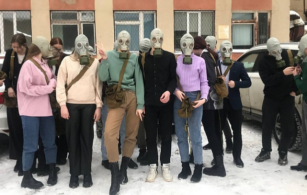 Студентам ивановского юридического колледжа пришлось надеть противогазы