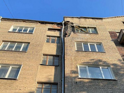  В Иванове на улице Калинина с фасада дома рухнули кирпичи 