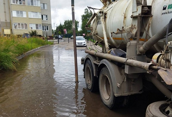 После непогоды часть улиц в Иванове оказалась подтопленной
