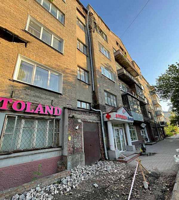  В Иванове на улице Калинина с фасада дома рухнули кирпичи 