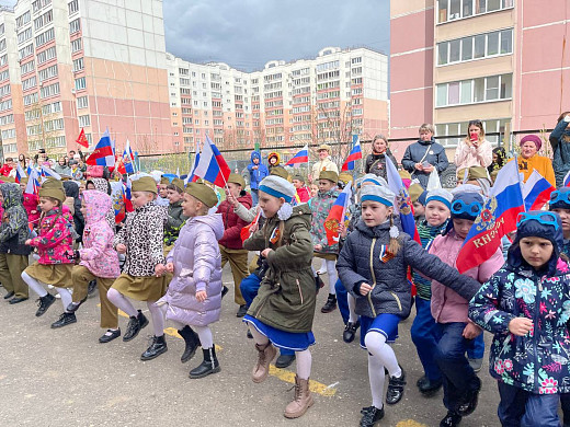 В Ивановской области прошел детский «Бессмертный полк» и Парад Победы