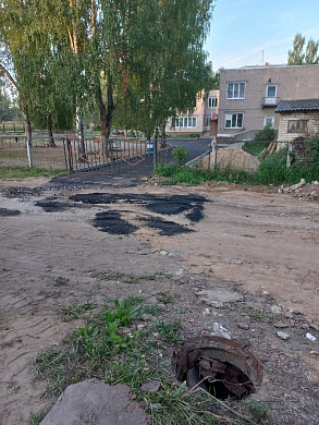 В Юже обнаружили открытый люк в паре метров от детского сада