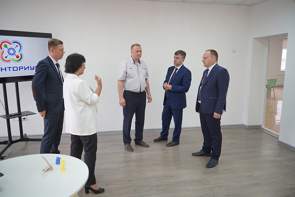 В День знаний Станислав Воскресенский открыл третий в регионе Кванториум