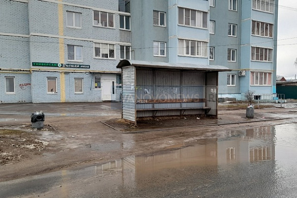  Остановки на окраине Иванова завалены мусором 