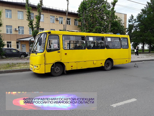 В Иванове пенсионерку госпитализировали после падения в автобусе