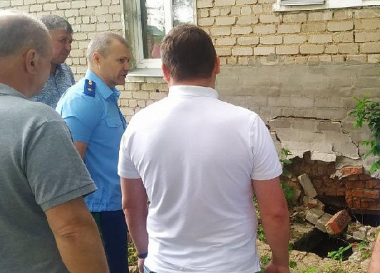 Прокуратура проанализирует расселение аварийных домов в Ивановской области