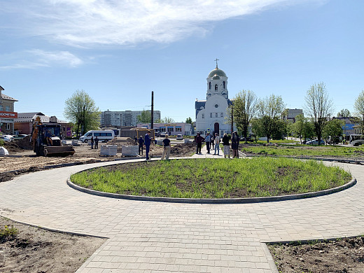 Октябрьская площадь в историческом центре Кохмы наполовину благоустроена