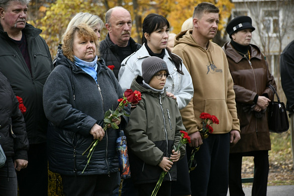 В Шуе открыли мемориальную доску Олегу Соленову
