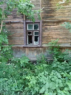 Местом притяжения подростков стал старый барак