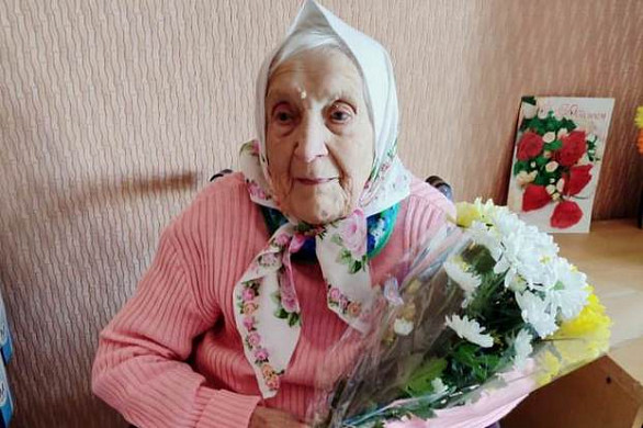 В Иванове 100-летний юбилей отмечает ветеран труда Валентина Калюжнова