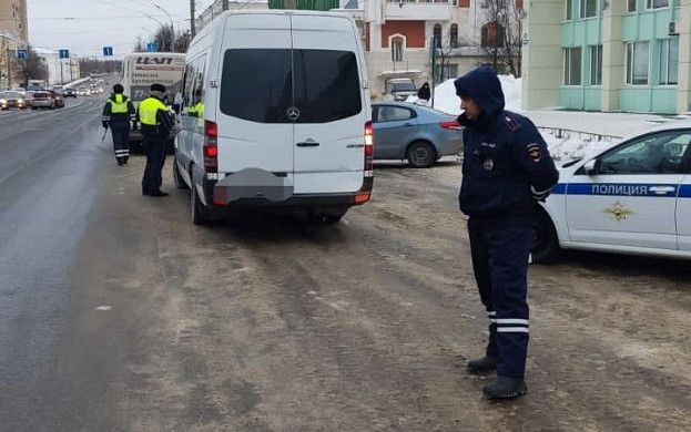 Сотрудники ГИБДД проверили ивановские автобусы