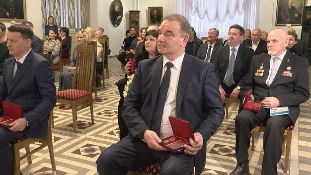 Станислав Воскресенский вручил государственные награды отличившимся жителям Ивановской области