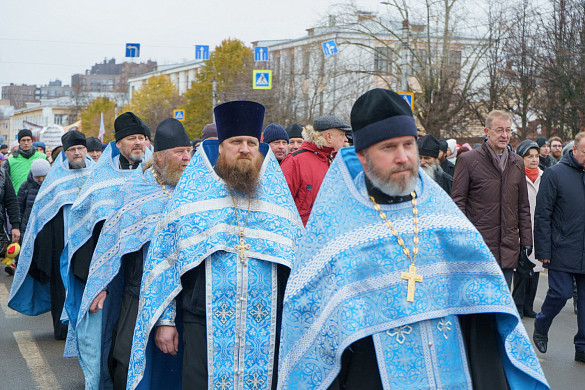 Губернатор Станислав Воскресенский принял участие в большом крестном ходе в Иванове