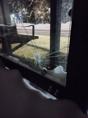 В Ивановской области вандалы громят автобусные остановки