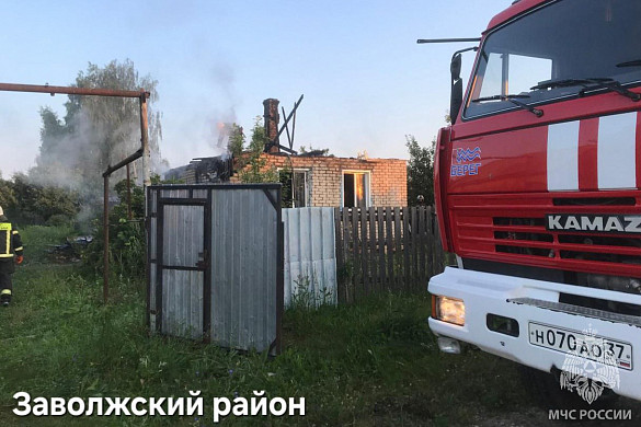 В Ивановской области горели гаражи и дом с пристройкой