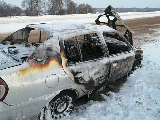  Ночью на Кинешемском мосту сгорел автомобиль 