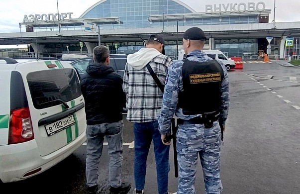 За неделю судебные приставы Ивановской области выдворили из страны 3 нелегалов 