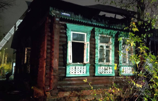 В Иванове семье удалось самостоятельно выбраться из горящего дома