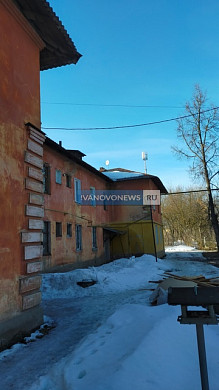 В Иванове рухнувшая с крыши дома глыба льда повредила газовую трубу