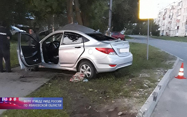 В Комсомольске водитель иномарки погиб, врезавшись в дерево