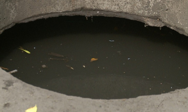 Еще один открытый люк с водой обнаружили в центре Иванова