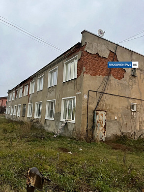 Жители дома в Юрьевце жалуются на падающие кирпичи