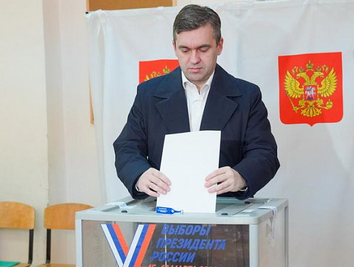  Губернатор Ивановской области проголосовал на президентских выборах 