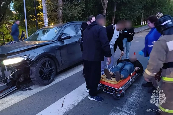 Автомобиль снес опору уличного освещения рано утром в Фурманове