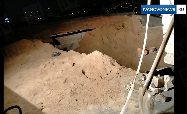 Обрушение крыши на Дунаева в Иванове ФОТО и подробности