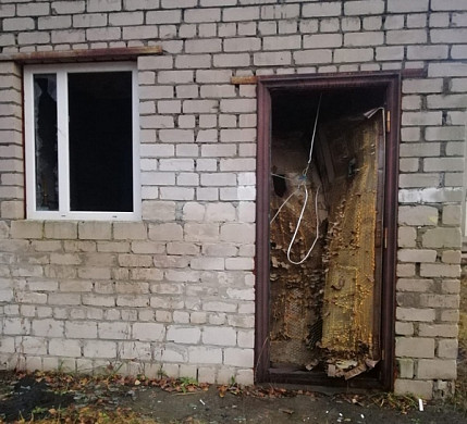  В Южском районе вандалы напали на Дом культуры 