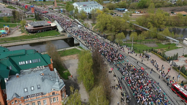 Более 30 тысяч ивановцев прошли в колонне «Бессмертного полка»